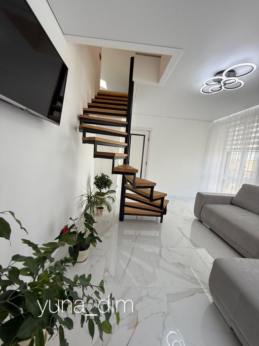 Квартира з ремонтом, меблями та технікою — 2 рівні, м. Дубно