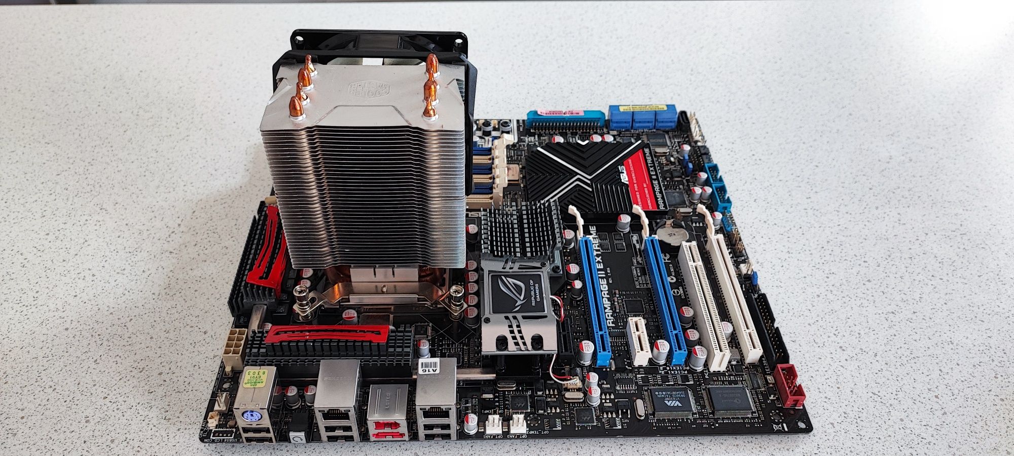 Motherboard ASUS Rampage II Extreme + i7 + 16GB + Cooler