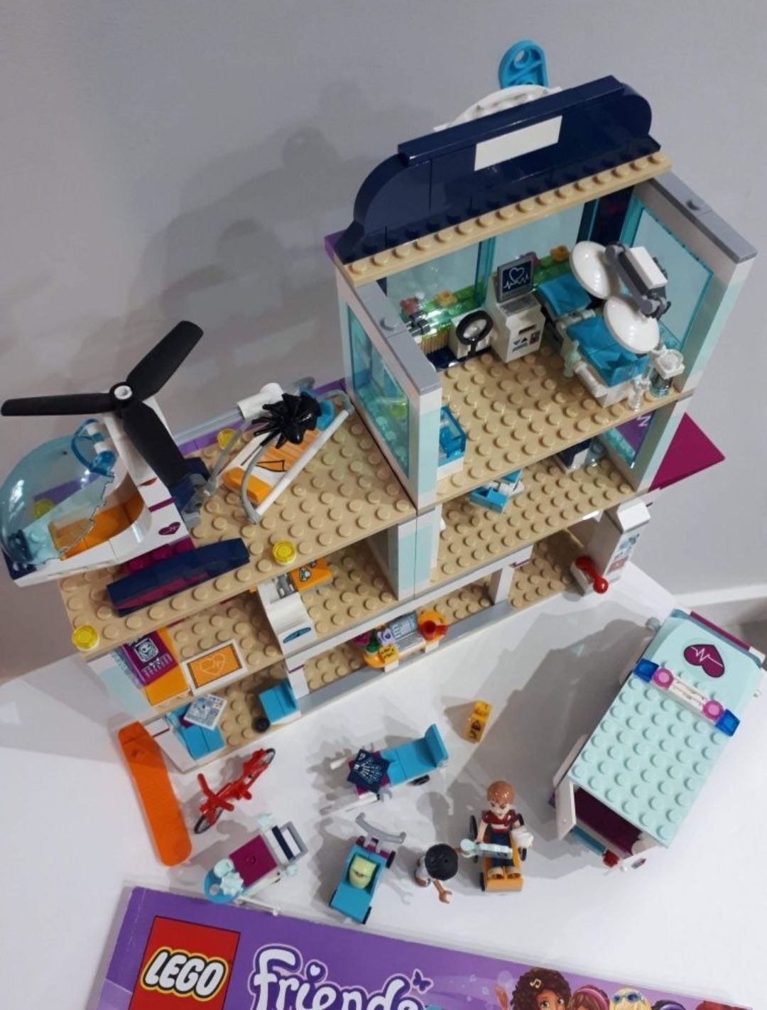 LEGO Friends 41318 Szpital w Heartlake