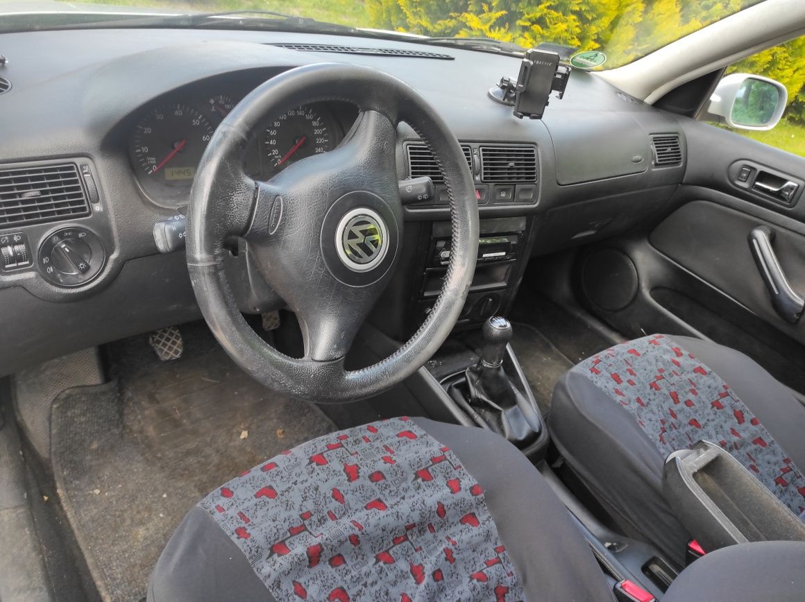 Volkswagen Golf IV, 1.6benzyna 1999r