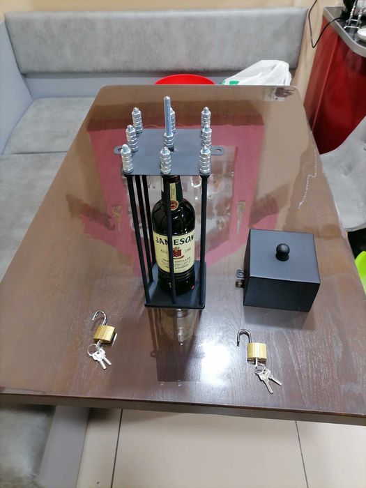 Подарунок який вражає Сейф-футляр під алкоголь