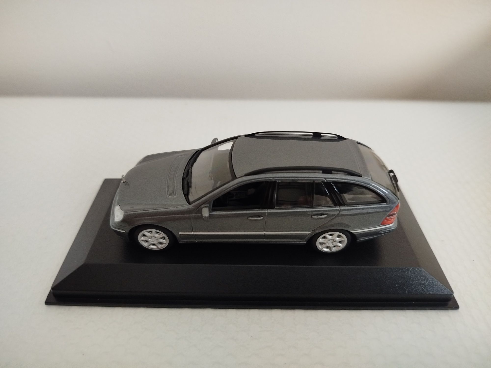 Miniatura Mercedes Classe C Estate 1/43 Nova