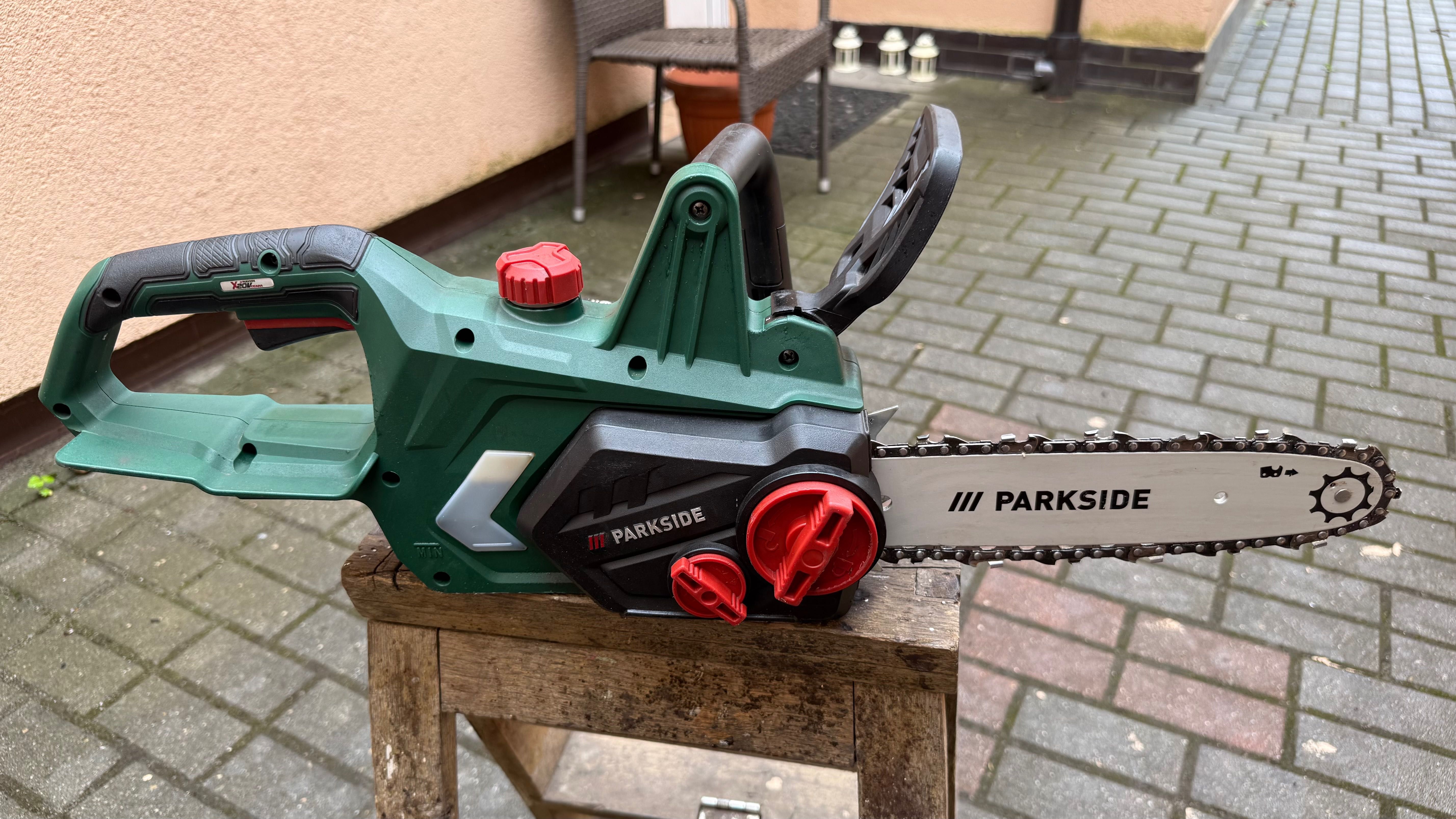 Piła łańcuchowa akumulatorowa parkside 20v