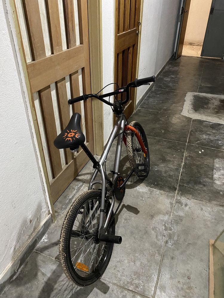 Bicicleta em bom estado ! Pouco uso