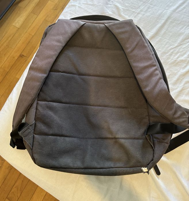 Mochila estilosa e versátil para a cidade e viagens