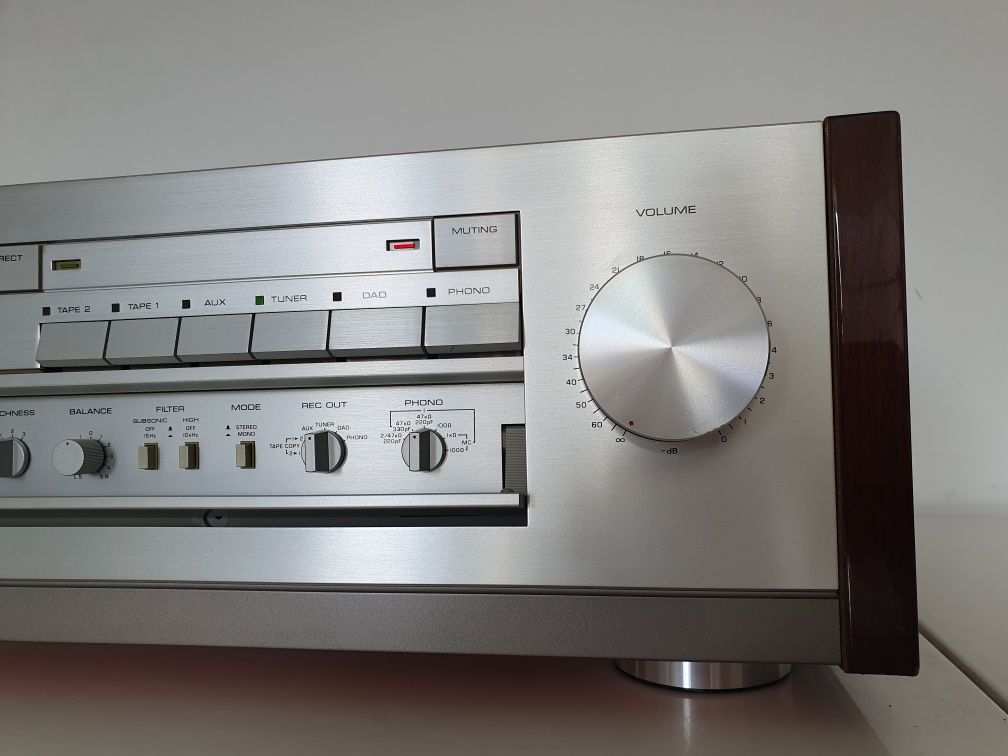 Yamaha A-2000 , wzmacniacz stereo . Top