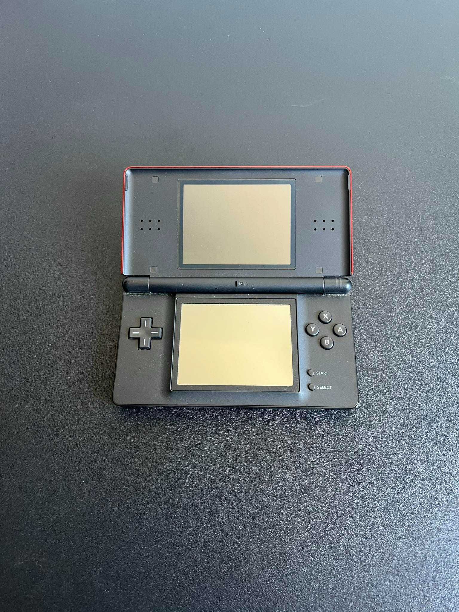Nintendo DS Lite Preta/Vermelha com 80+ Jogos