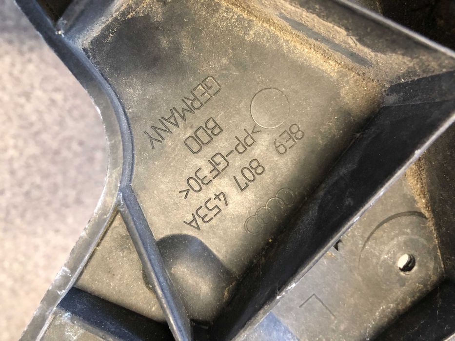 Ślizg zderzaka lewy tył Audi A4 B7 Kombi