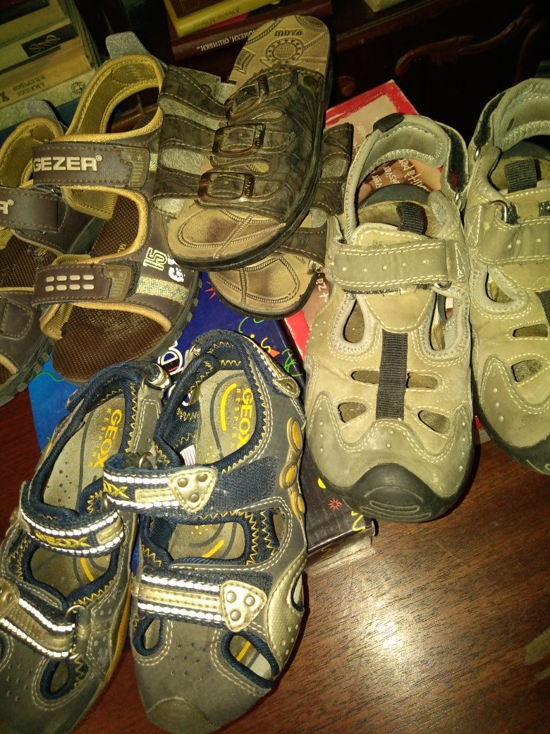 Детская обувь: ботинки, туфли, сандалеты.