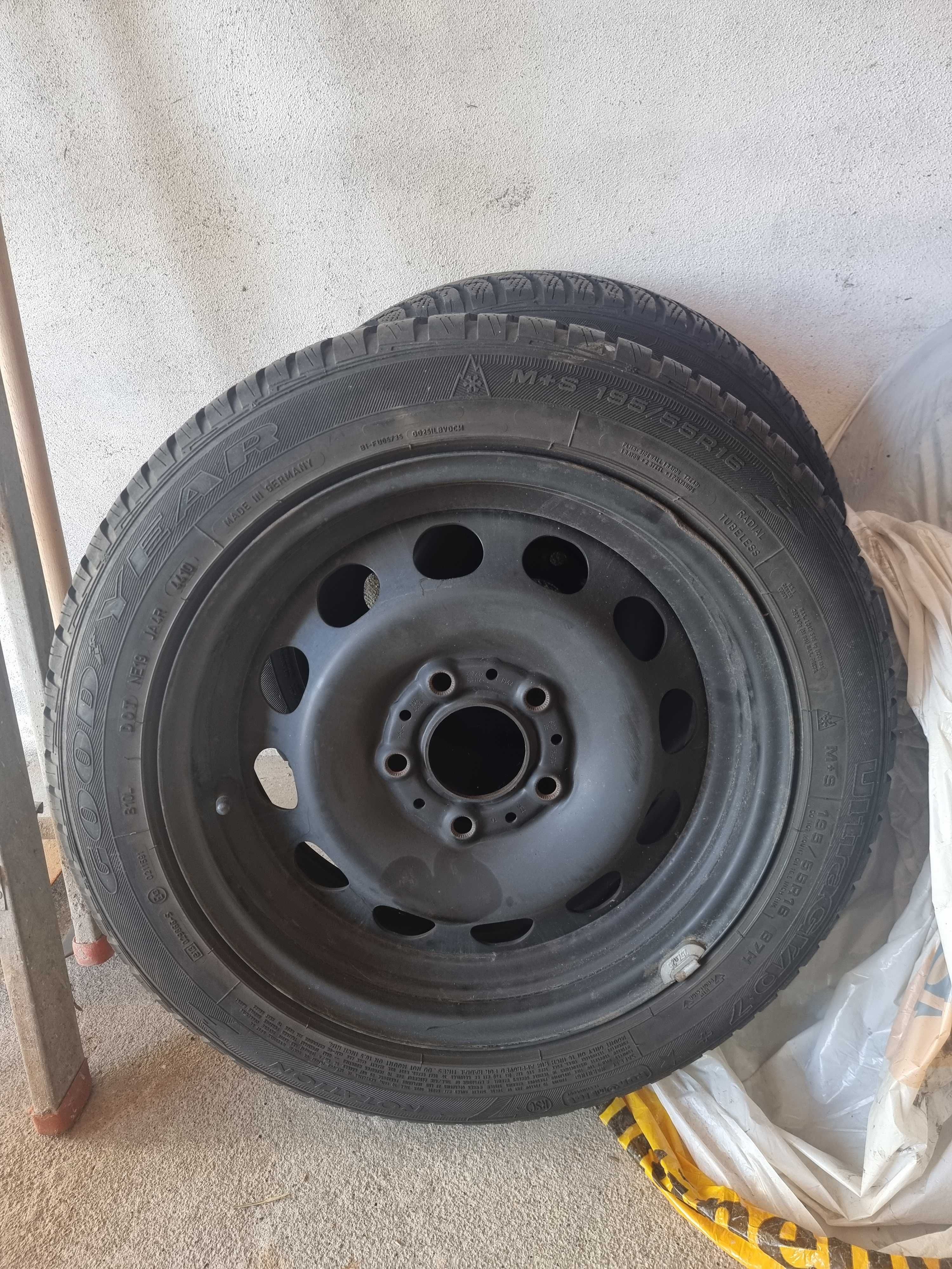 Pneus GOODYEAR 195/55 R16 ULTRAGRIP 7 87H (pouco rodaram)  + Jantes