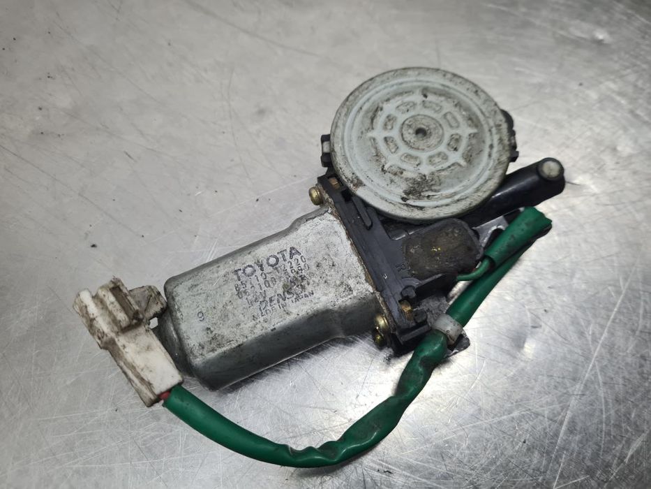 Motor vidro frente direito TOYOTA Corolla Sedan (_E11_)