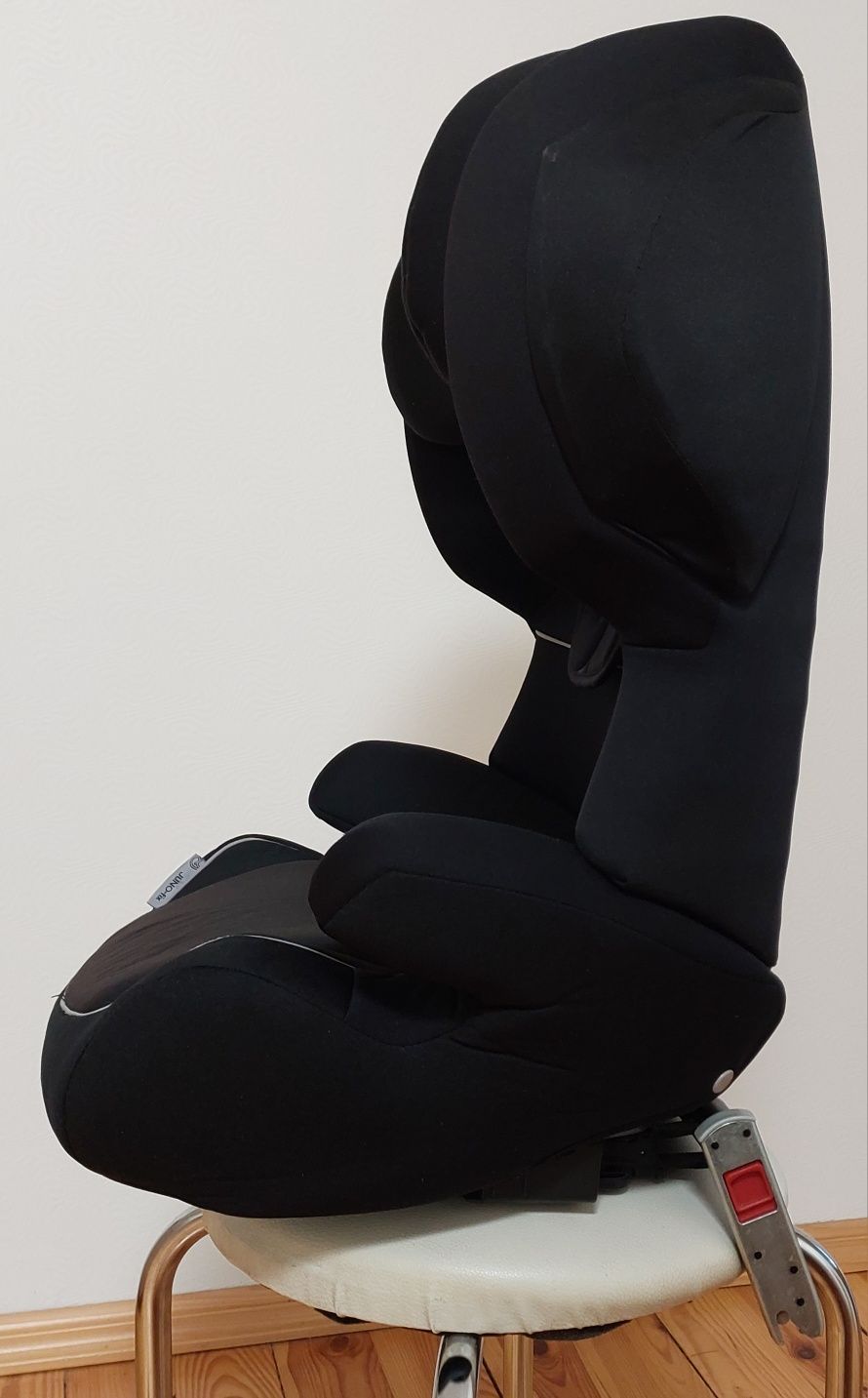 Дитяче автокрісло Cybex Juno-Fix 9-18 кг (група 1)
