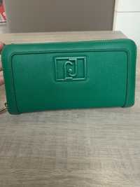 Porta moedas verde Liujo