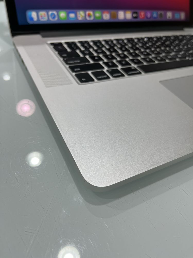 Macbook pro 15 2015 i7 16GB RAM 256GB IOS Sonoma, Como Novo Sem Riscos