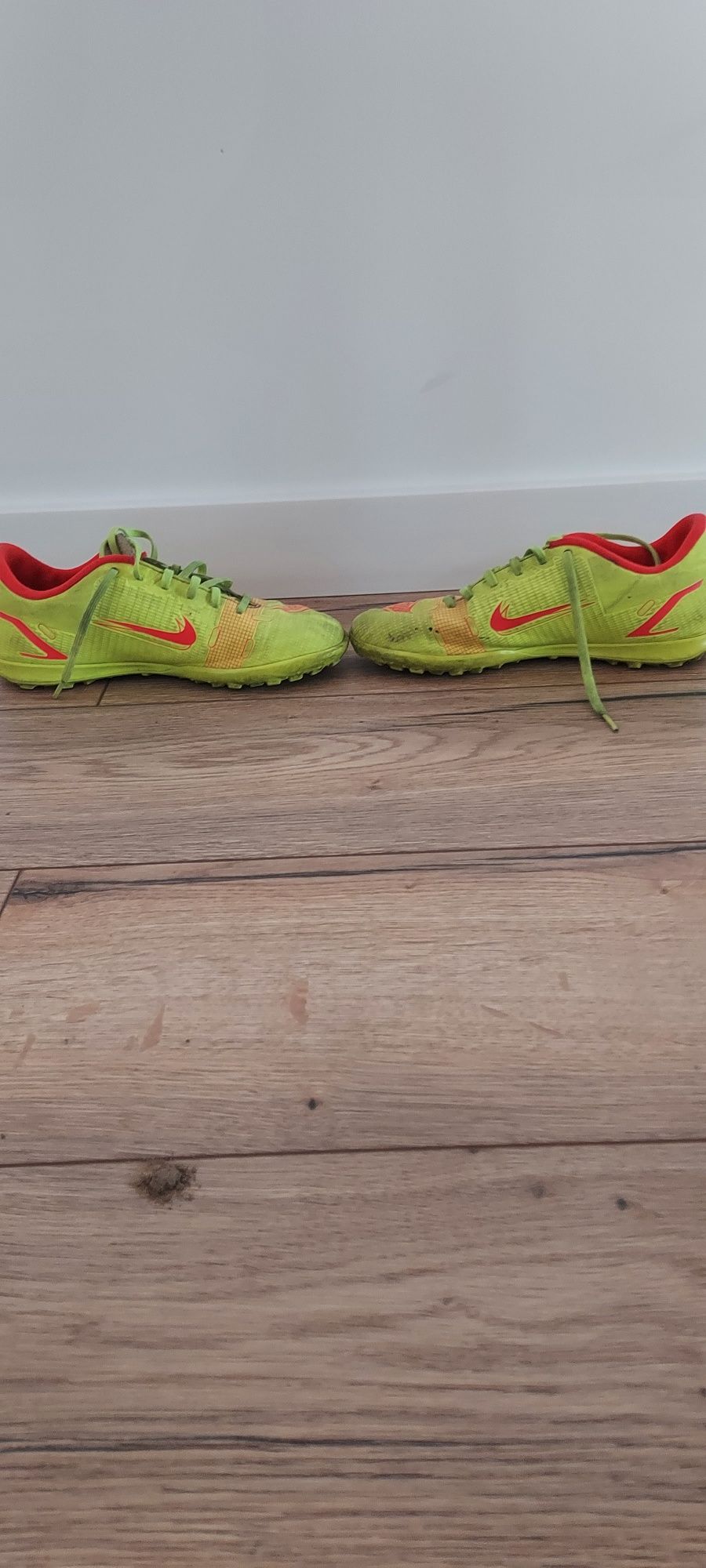 Buty piłkarskie żwirówki Nike Mercurial Vapor 14 rozm.37,5