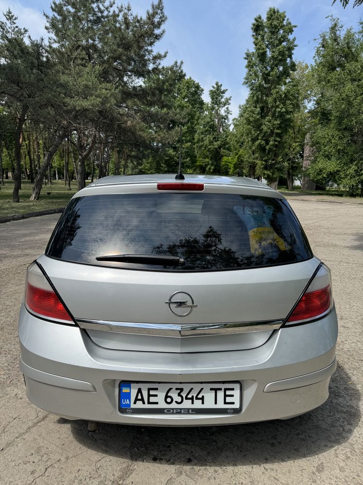 Продам Opel Astra H