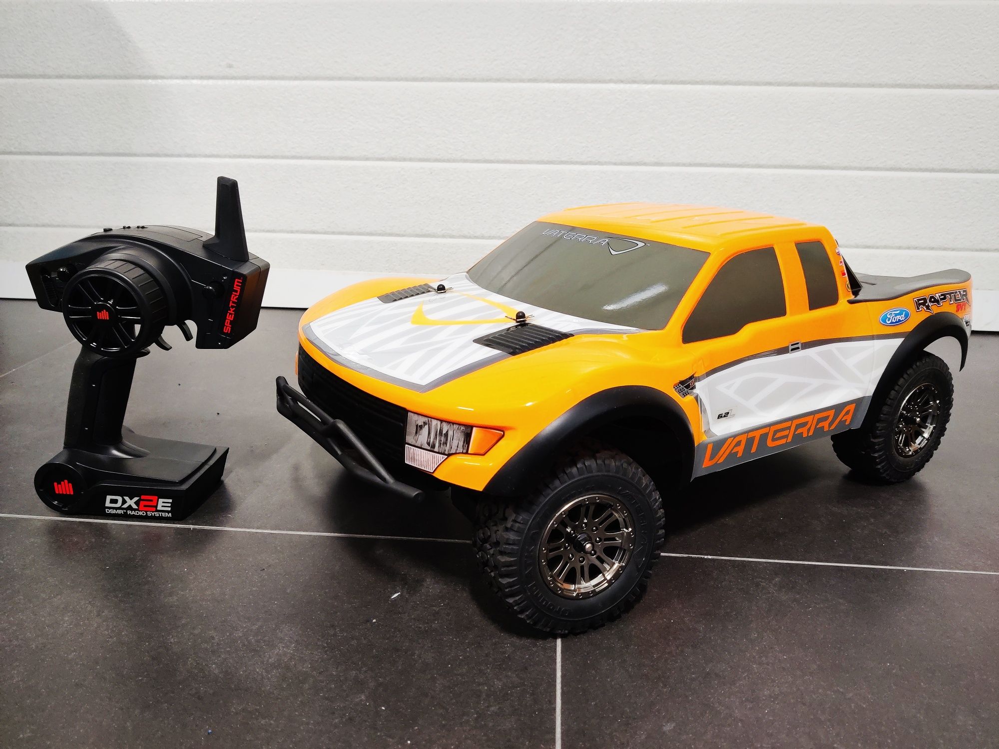 Carro telecomandado vaterra Ford raptor 1/10 AWD brushless novo RTR