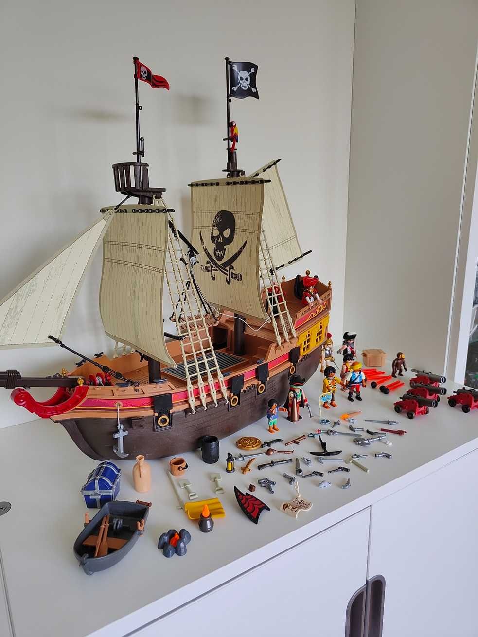 Playmobil 5135 duży Statek piracki (7 Piratów + małpka)