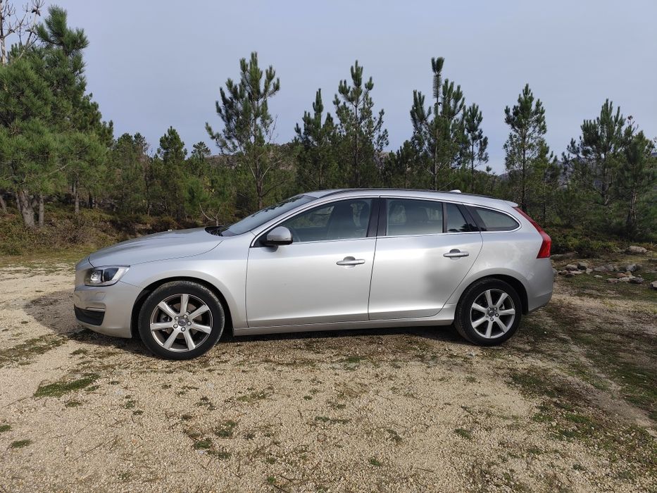Volvo v60 2.0 D - 105000Km - Livro revisões - C/ garantia Contratada