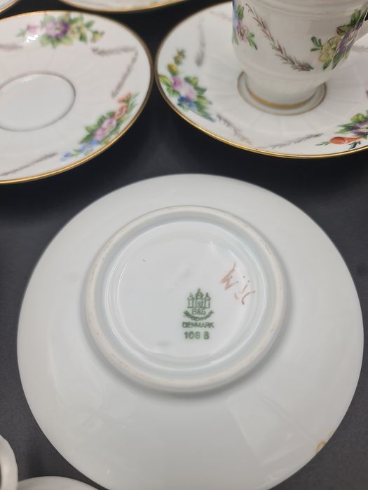 Filiżanki z talerzykami biała porcelana B&G Kopenhaga  lata 60-te
