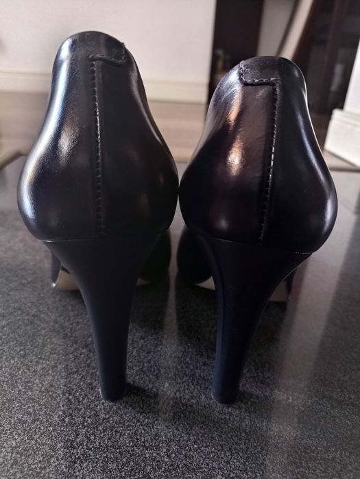 Szpilki czółenka skórzane Darbut rozmiar 38 nowe