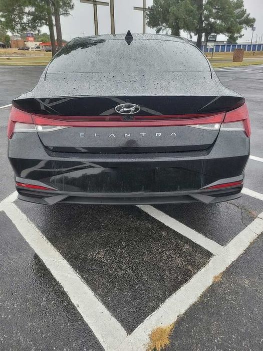 Hyundai Elantra SEL      2021