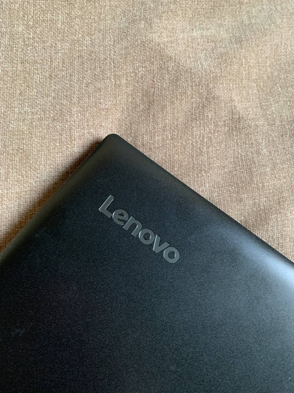 Laptop lenovo z ładowarką