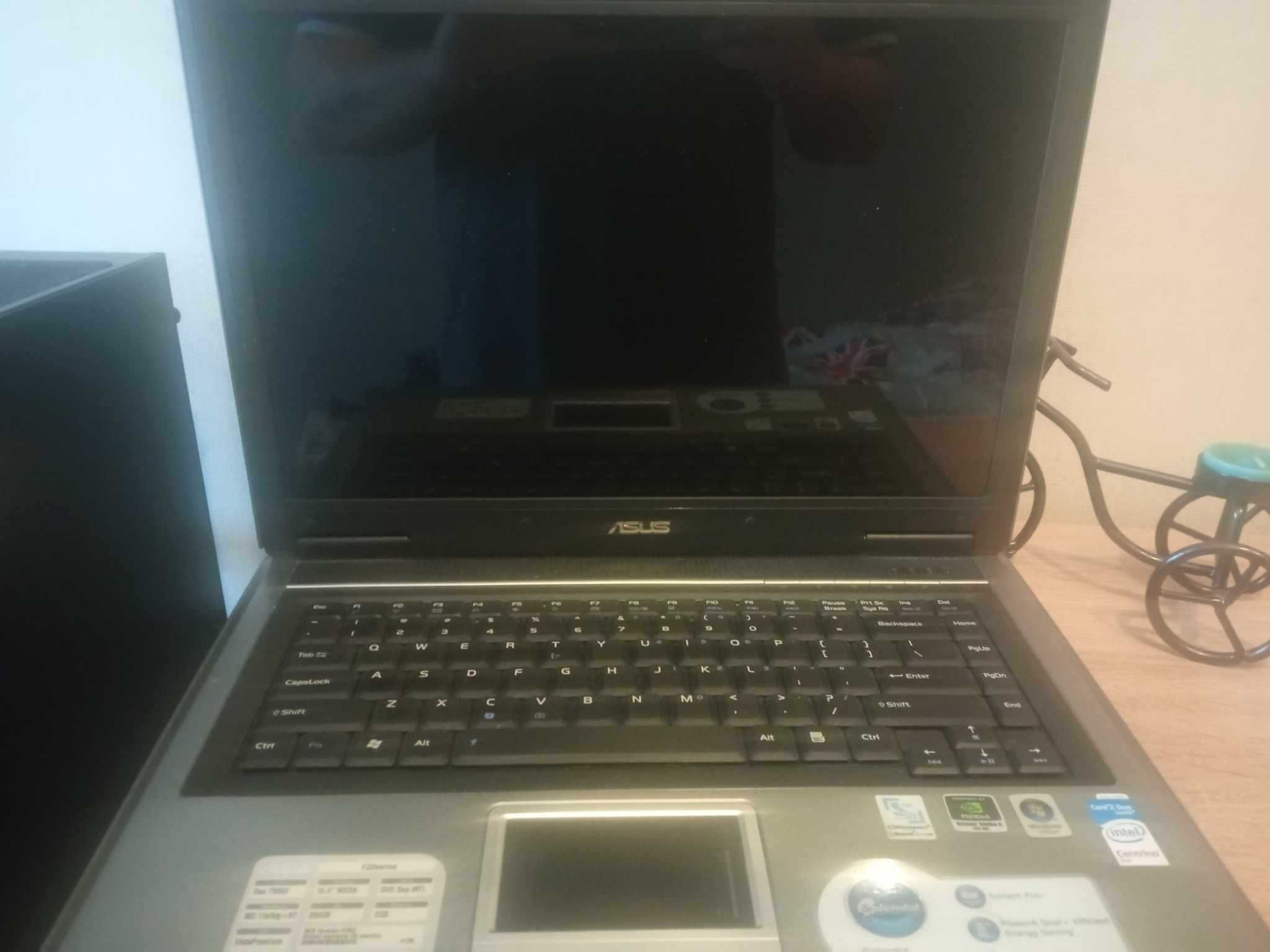 Laptop Asus bez ładowarki