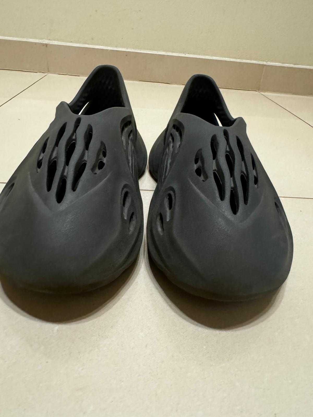 Sprzedam buty Yeezy Foam Runner Carbon