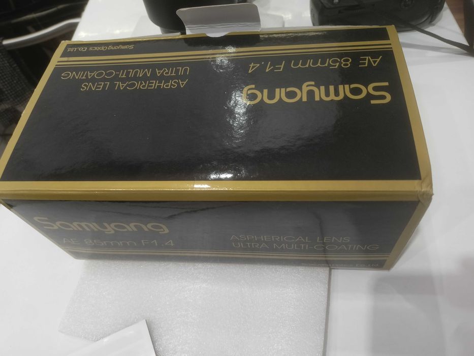 Obiektyw portretowy  Samyang AE 85 1.4 as if umc jak nowy (Nikon)