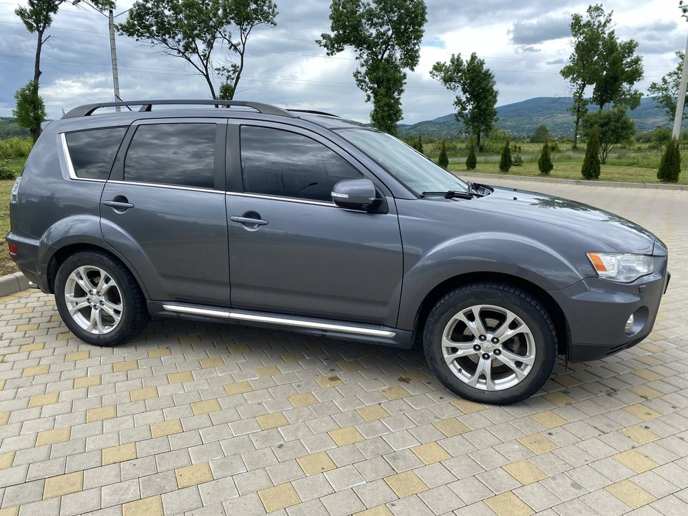 Mitsubishi Outlander 2012