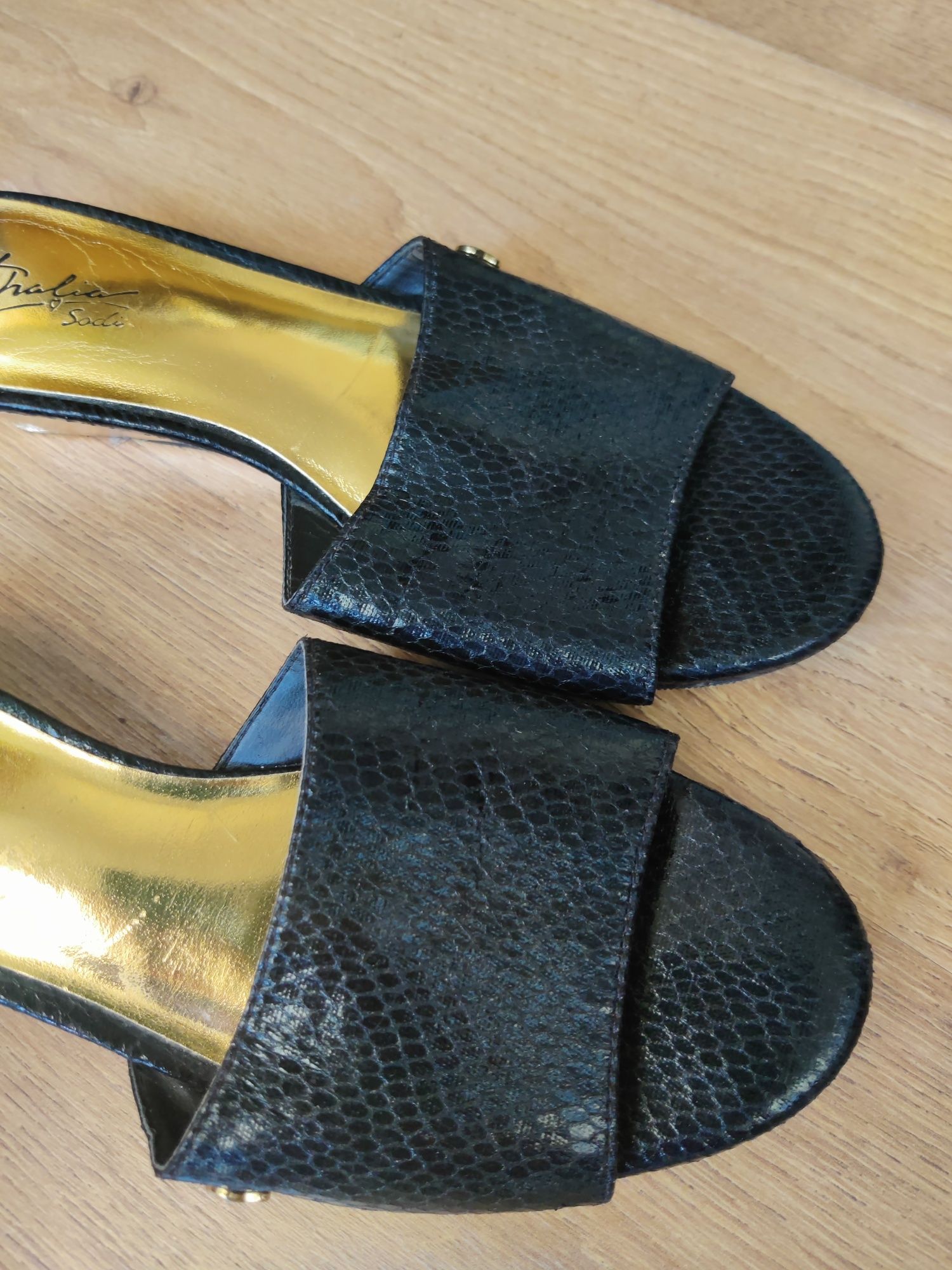 Mules com mini cunha tam 36 / Thalia Sodi