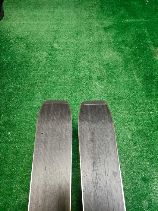 Narty zjazdowe + wiązania. Salomon 180 cm  Bdb. stan!