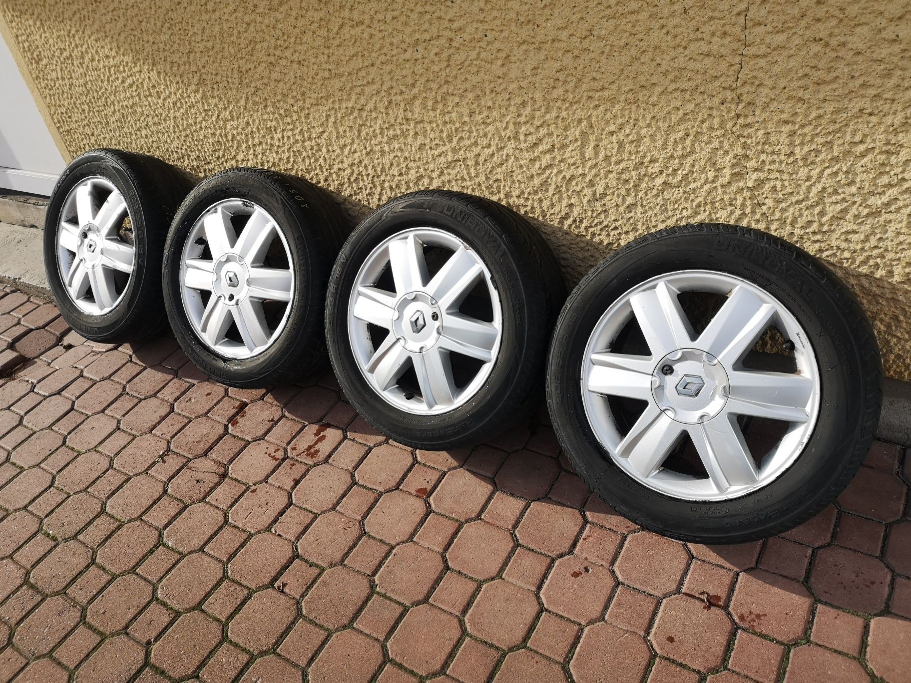 Koła letnie 16" Renault oryginalne 4x100, opony 205/55/16.