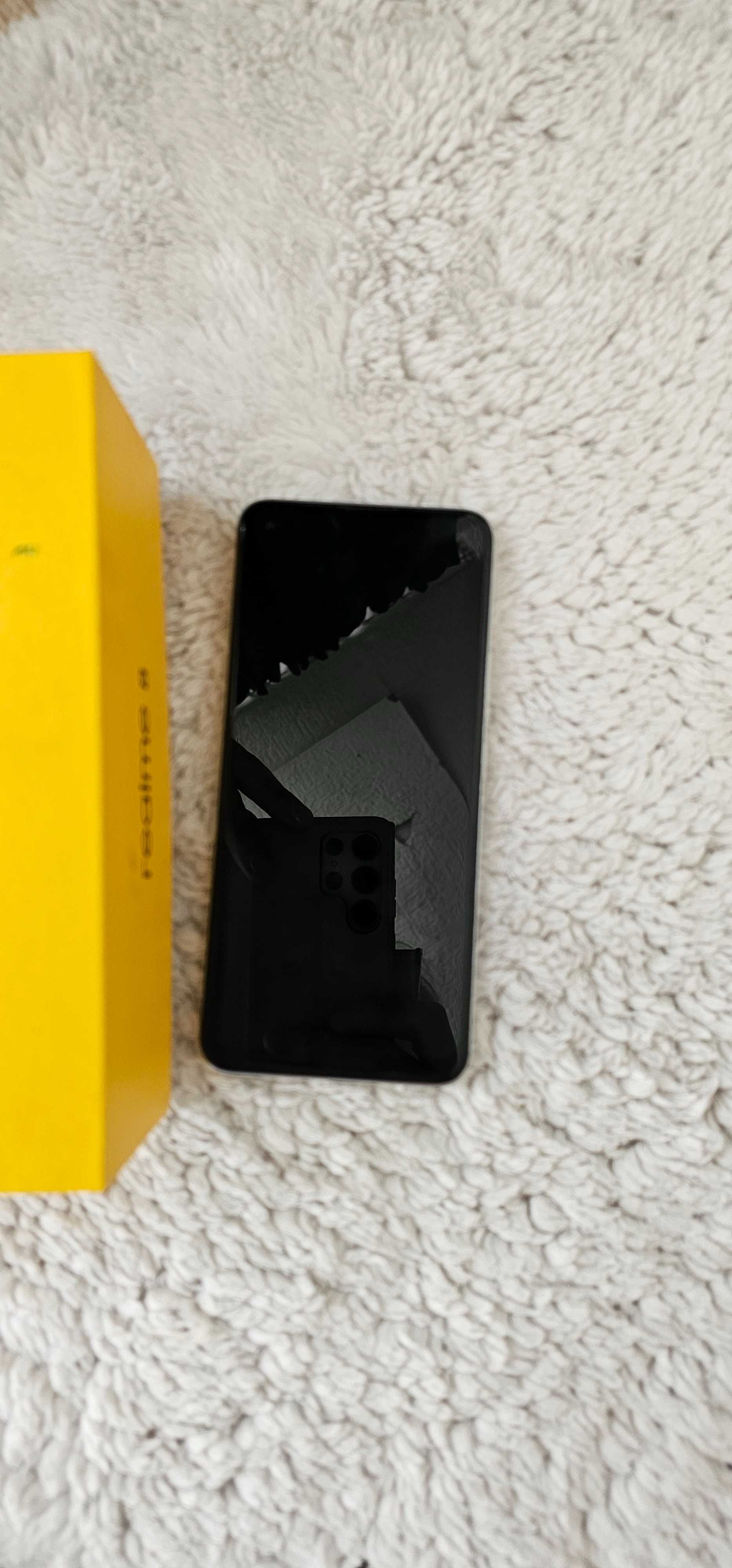 smartfon REalme 8