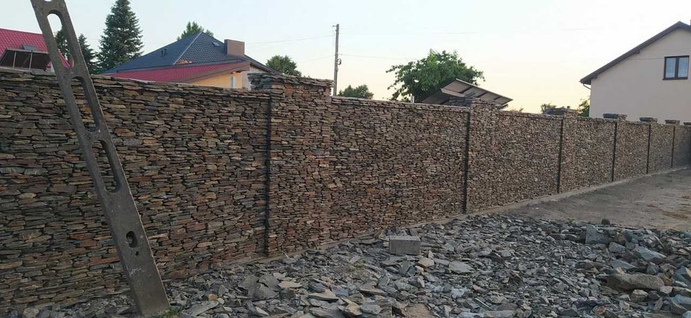 Ogrodzenia z kamienia granitu  piaskowca szarogłazu murki łupka