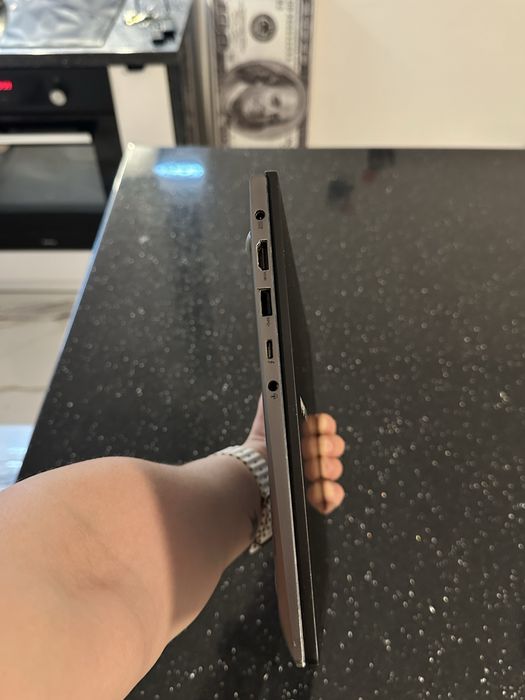 Asus  i7 4.7ghz 16gb ssd 512 gb