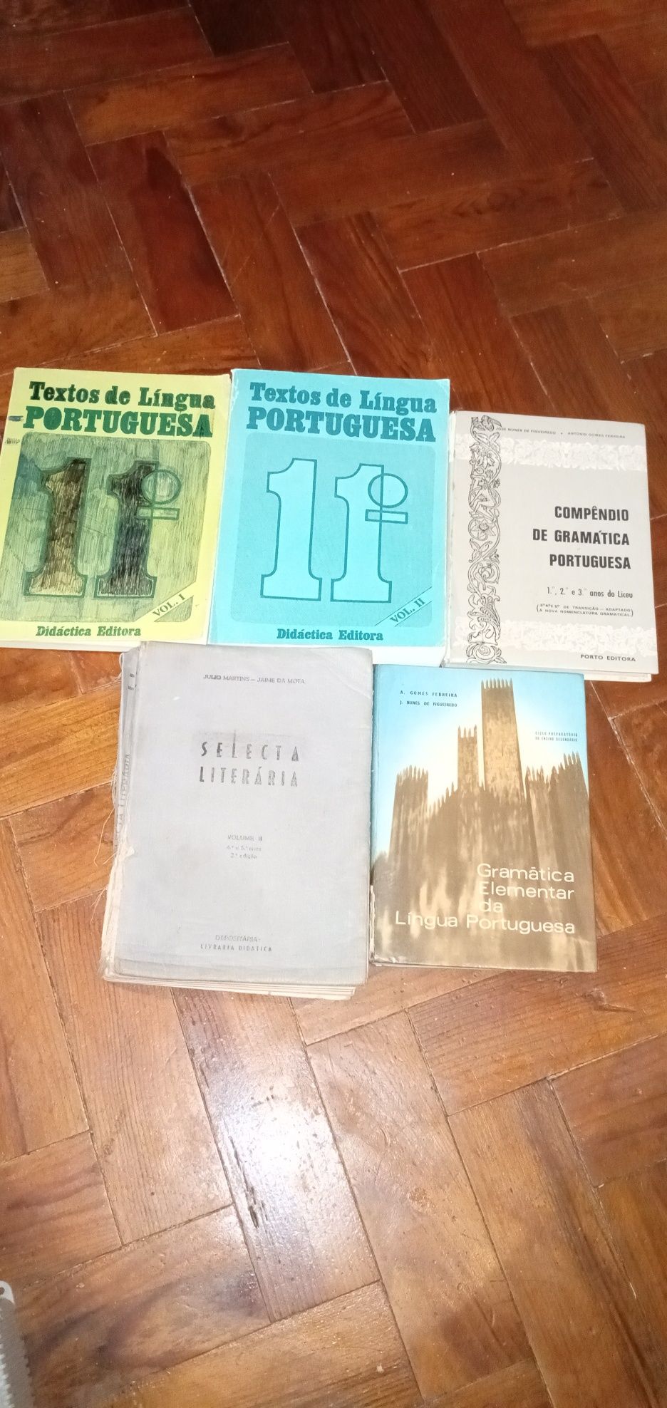Livros escolares antigos:Latim/Moral/História/Filoso/Portugues/Desde1E