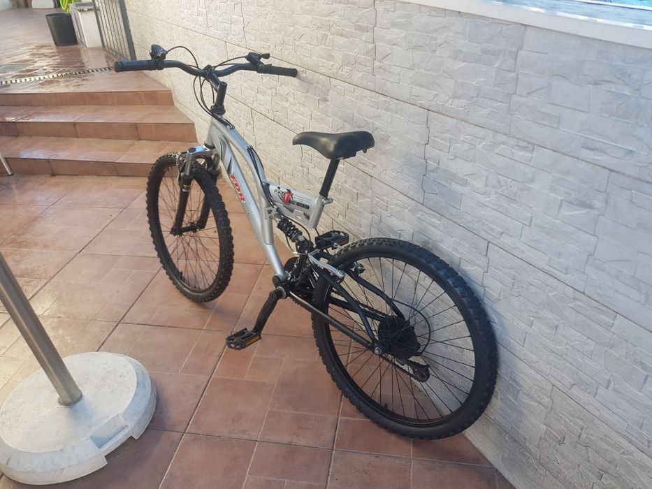 Bicicleta roda 24 com dupla suspensão impecável