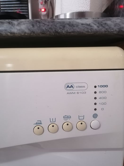 Máquina de lavar roupa Whirlpool 6th sense