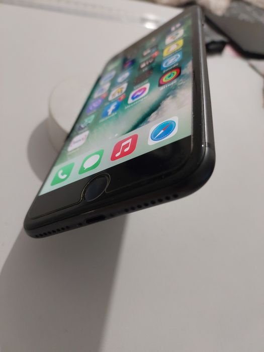 Айфон 8 плюс / 64гб