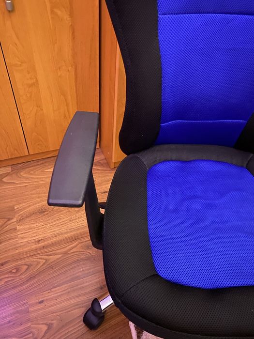 Fotel biurowy obrotowy