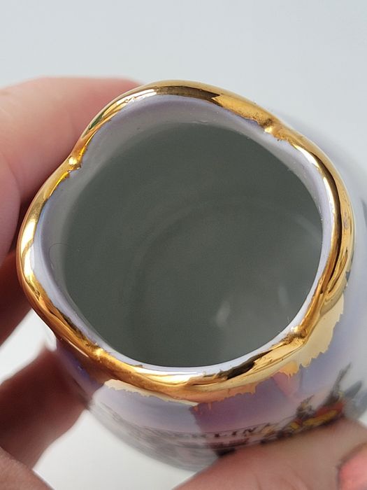 Порцелянова вазочка з Берліна