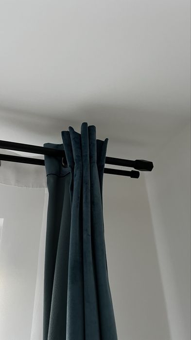 Karnisz czarny 200 cm stan bdb