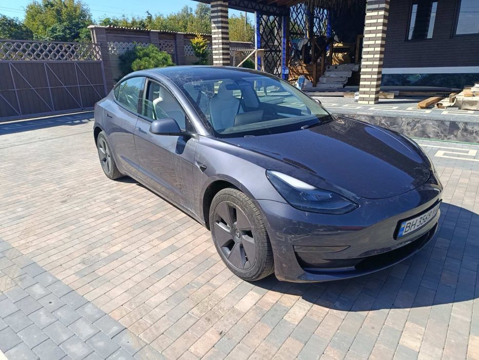Оренда tesla m3 тесла модел 3