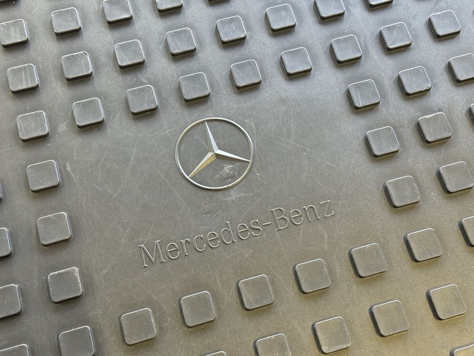 Продам комплект ковриков Mercedes Benz GLE V167 C167