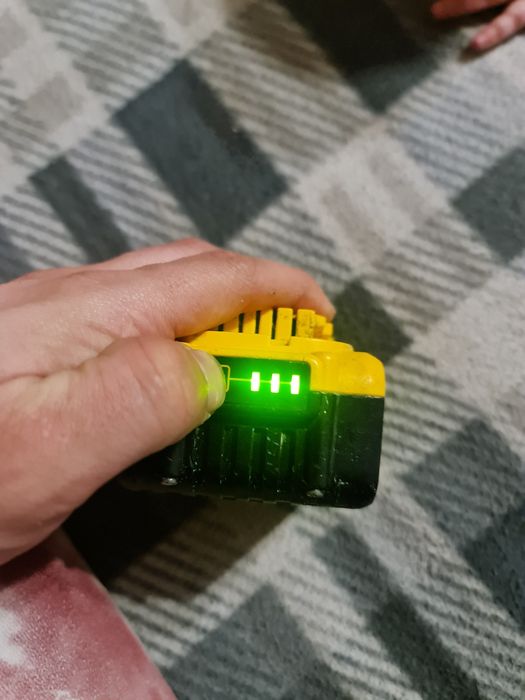 Продам акумулятор Dewalt 5ah