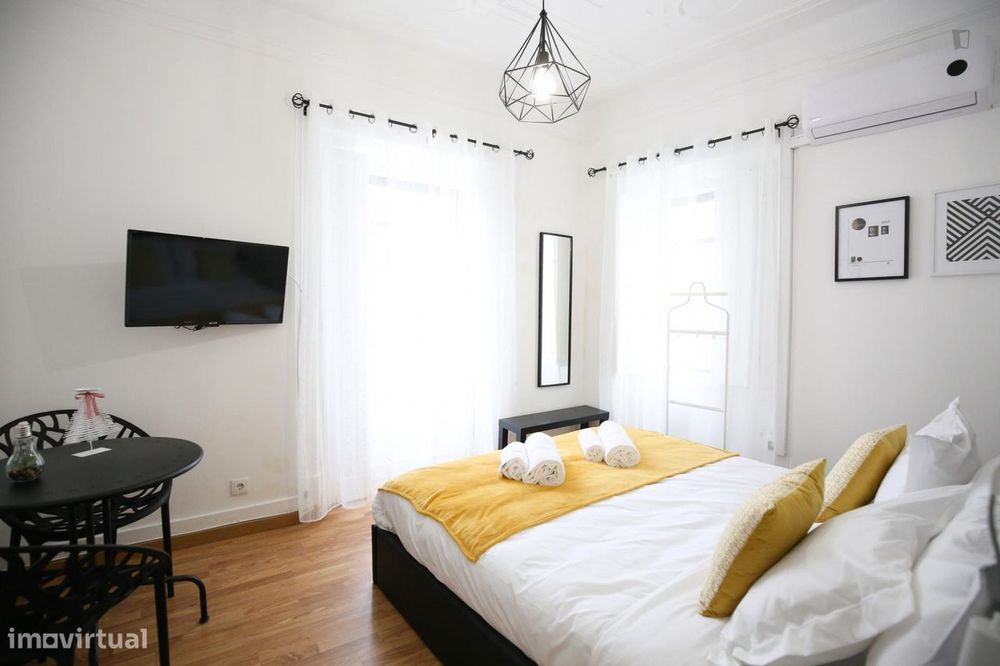 178763 - Quarto com cama de casal em...