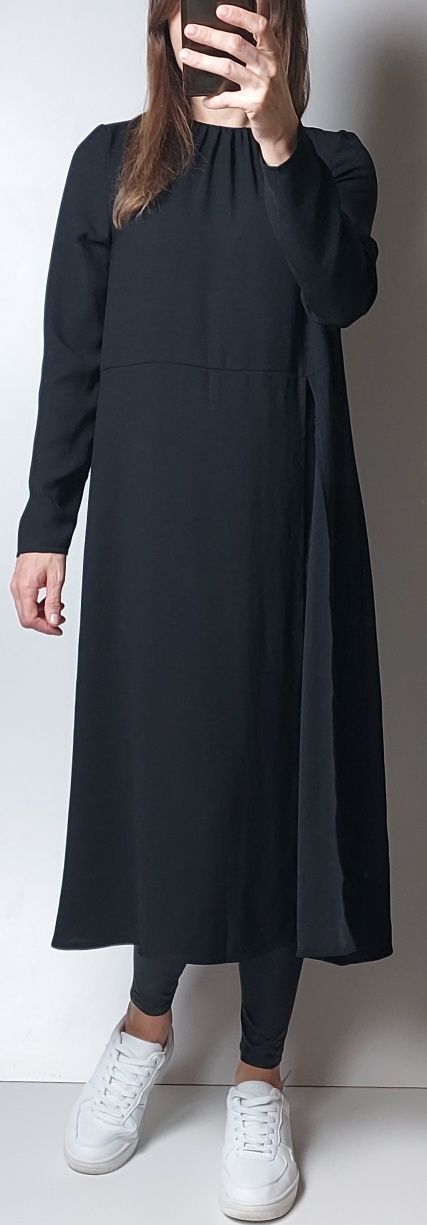 NA-KD x Kristin Rödin_nowa czarna sukienka z wysokim rozcięciem_36/S
