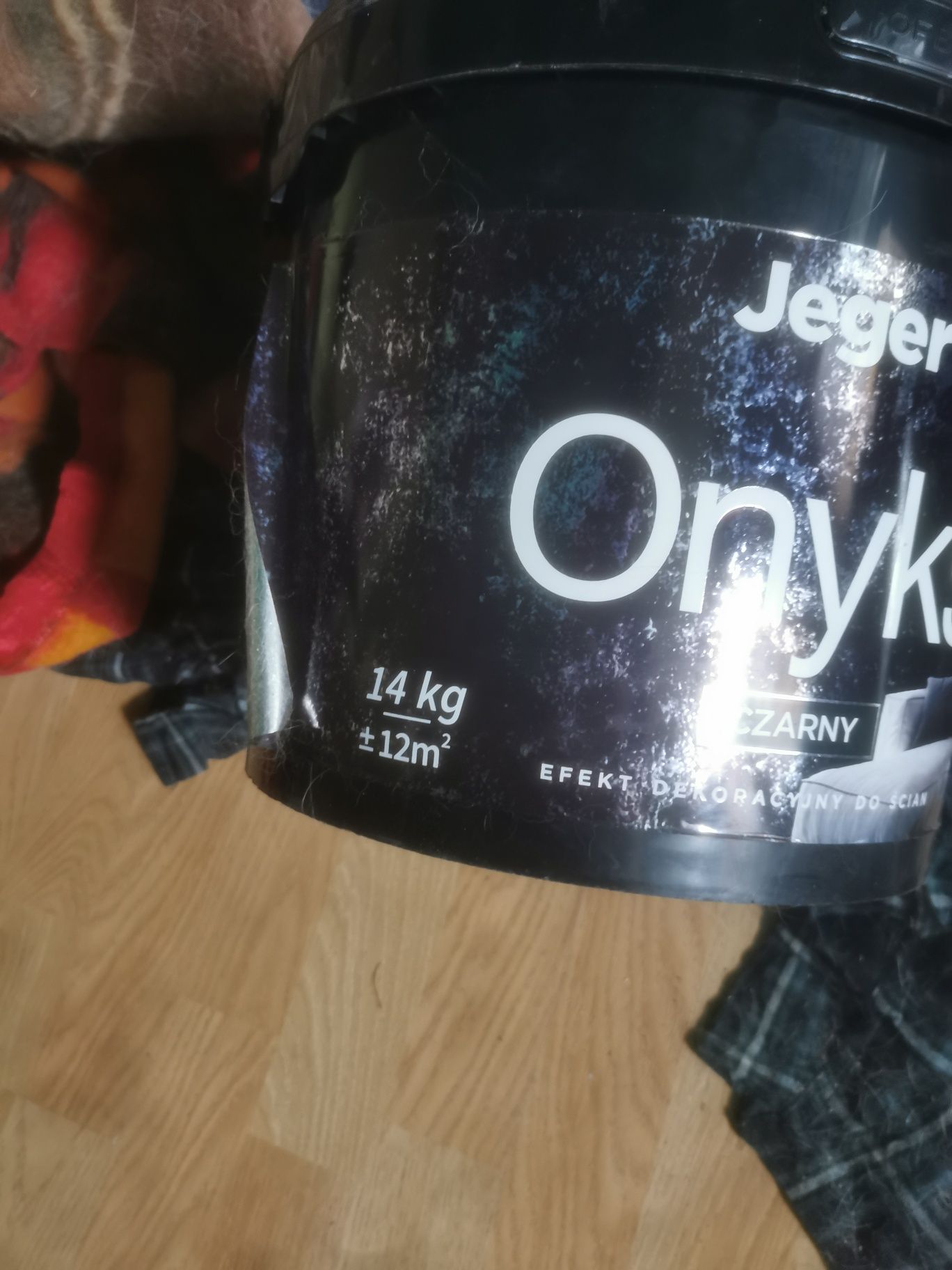Farba Jeger onyks czarna do ścian, efekt dekoracyjny